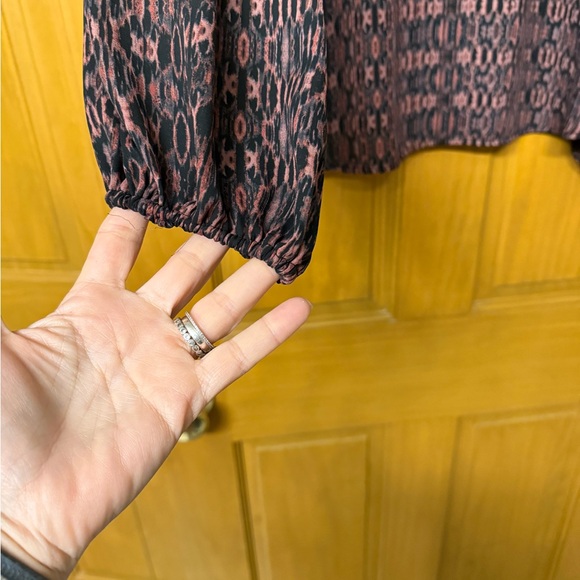 Anthropologie Roan + Ryan Chic Black and Pink Patterned Blouse - Picture 4 of 4